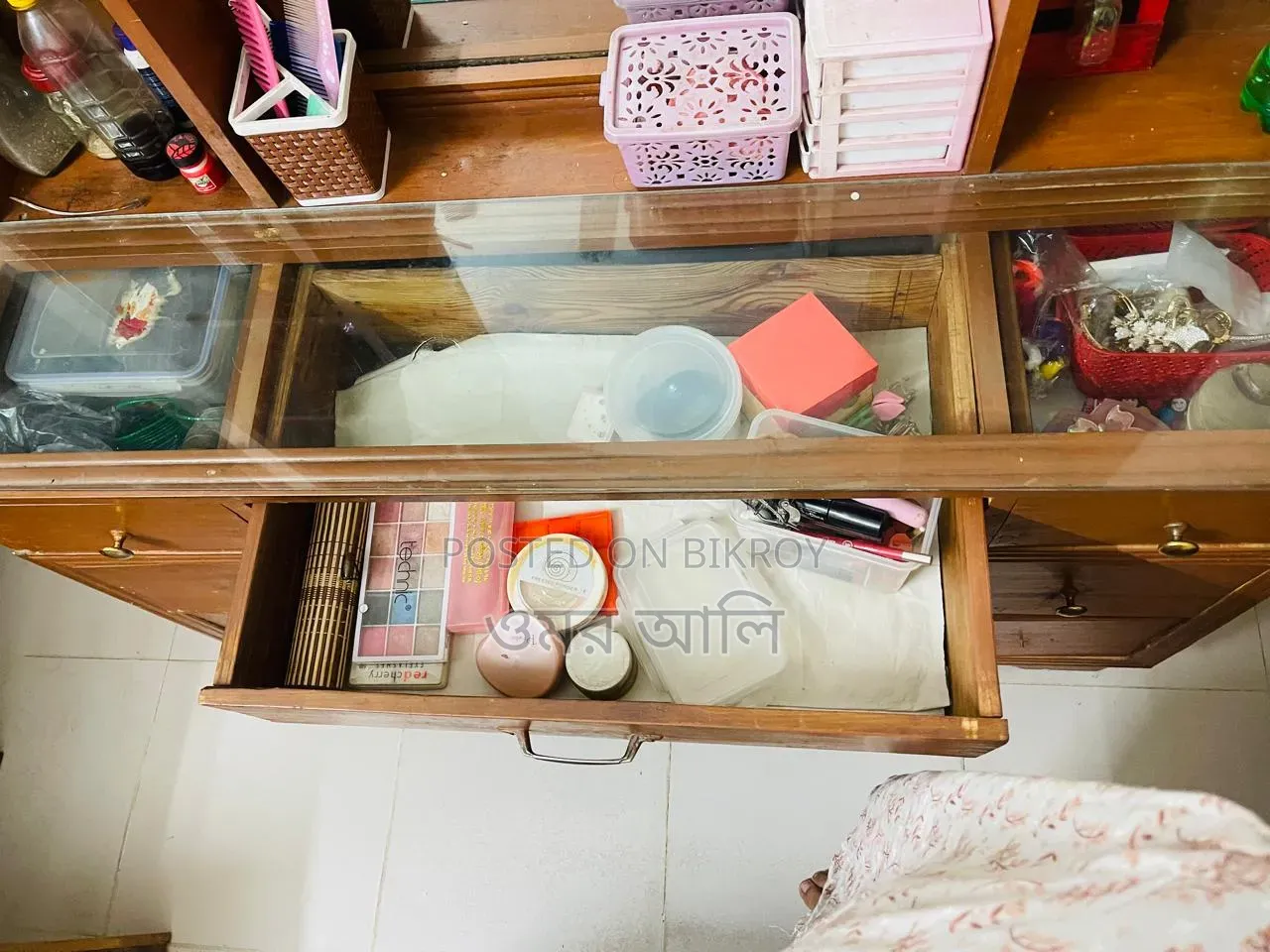 ড্রেসিংটেবিল