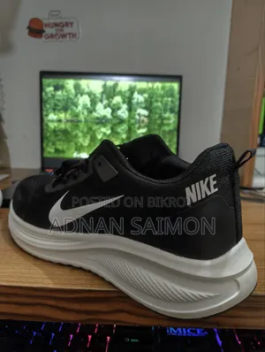 Nike Revolution 7 Shoes | New | 1 Day Used | Size: 42-43