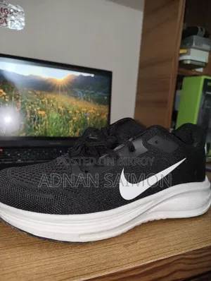 Nike Revolution 7 Shoes | New | 1 Day Used | Size: 42-43