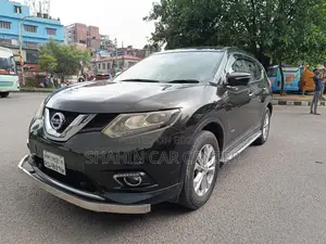নিসান এক্স-ট্রেইল ২.০ হাইব্রিড ফ্রন্ট হুইল ড্রাইভ ২০১৬ কালো