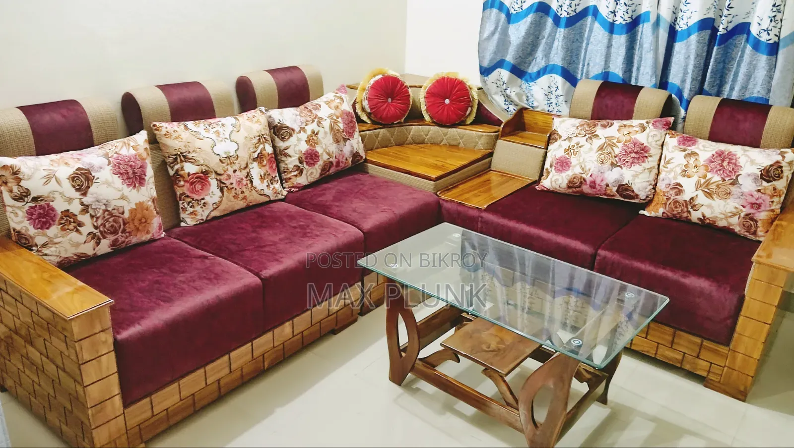 Corner Sofa With Table