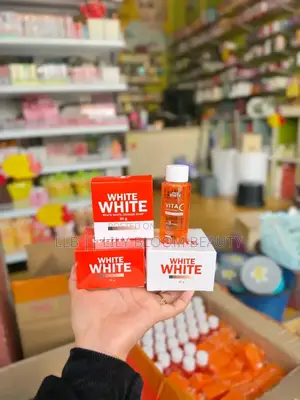 Light White Plus Body Cream Set