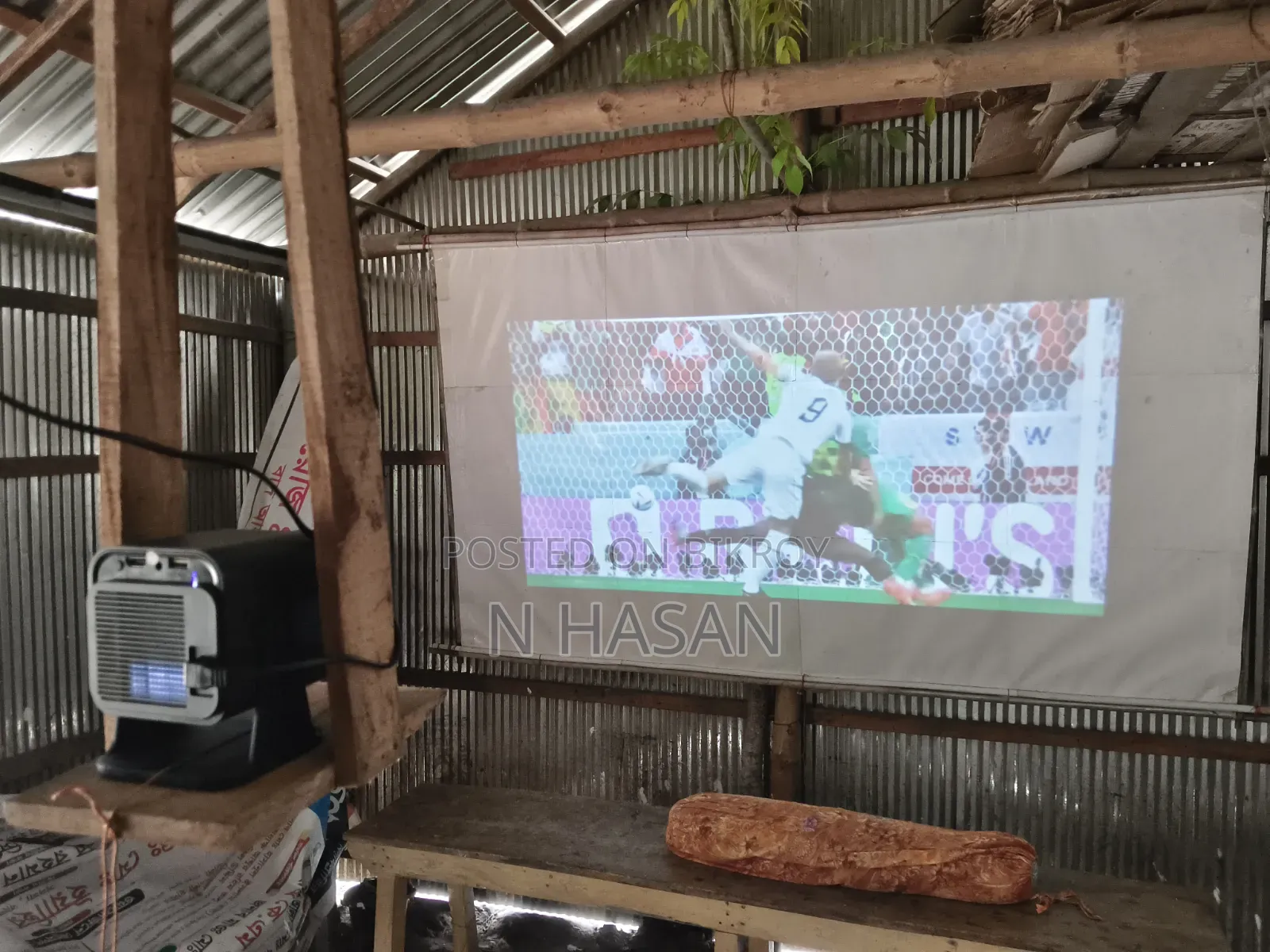 HY 320 Smart Projector