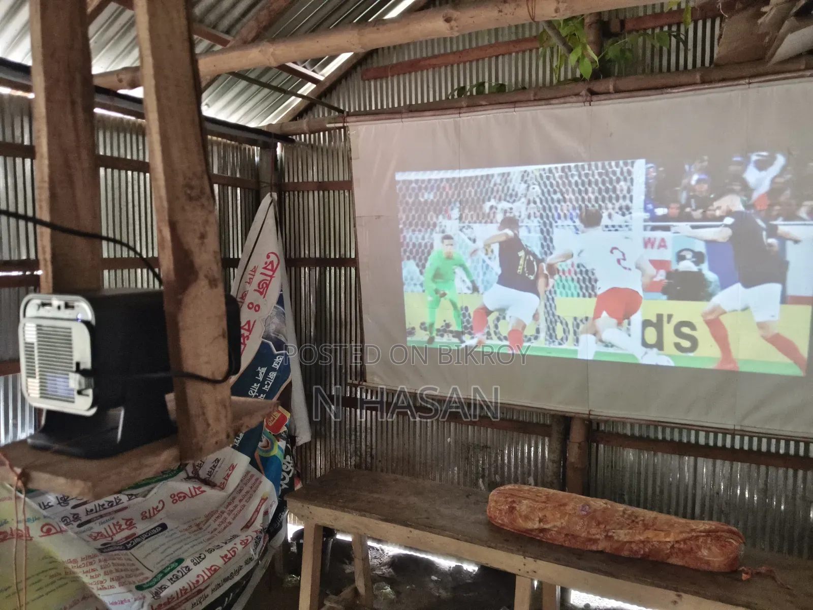 HY 320 Smart Projector