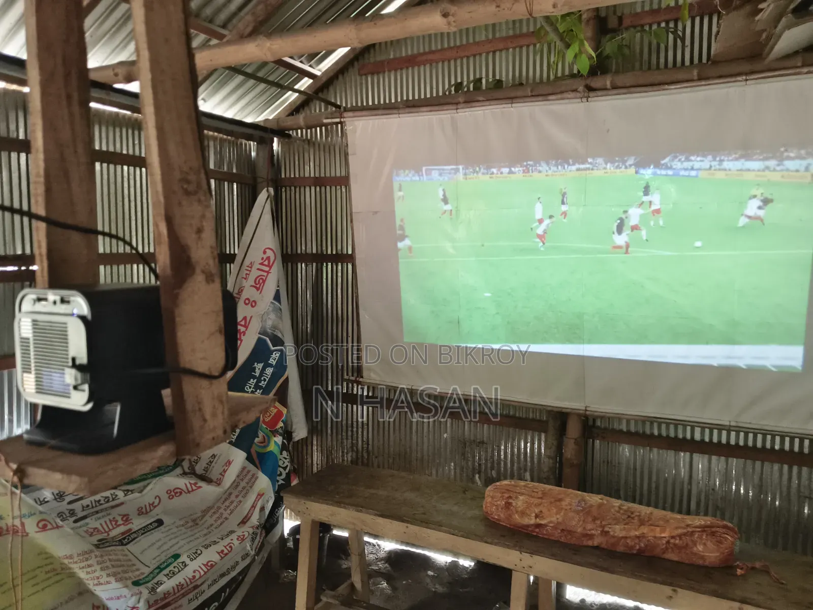 HY 320 Smart Projector