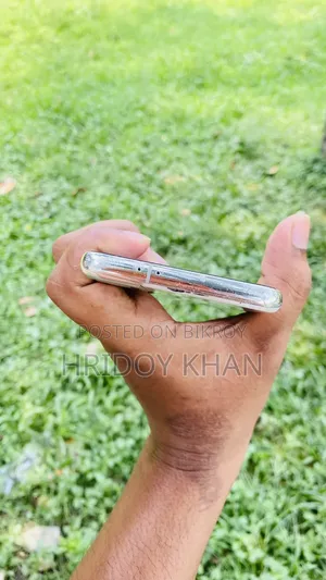 স্যামসাং গ্যালাক্সি এস২১ ৫জি ১২৮ জিবি হোয়াইট