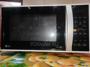 Microwave Oven With Grill
 900w Power Output
 Auto Deforest (Etc)