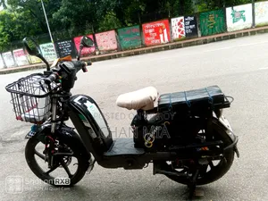 কাস্টম বিল্ট মোটরসাইকেল ২০২৪ কালো