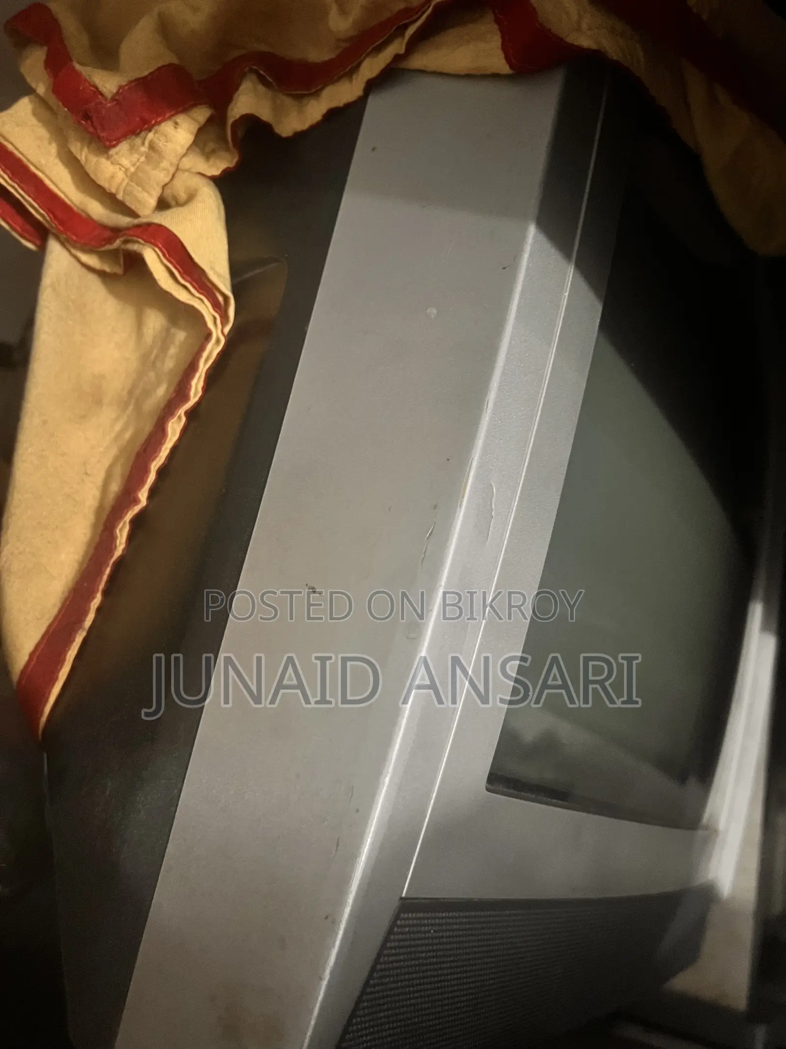 ফুটবল বিশ্বকাপ উপলক্ষে CRT টিভি বিক্রয় সাথে টেবিল