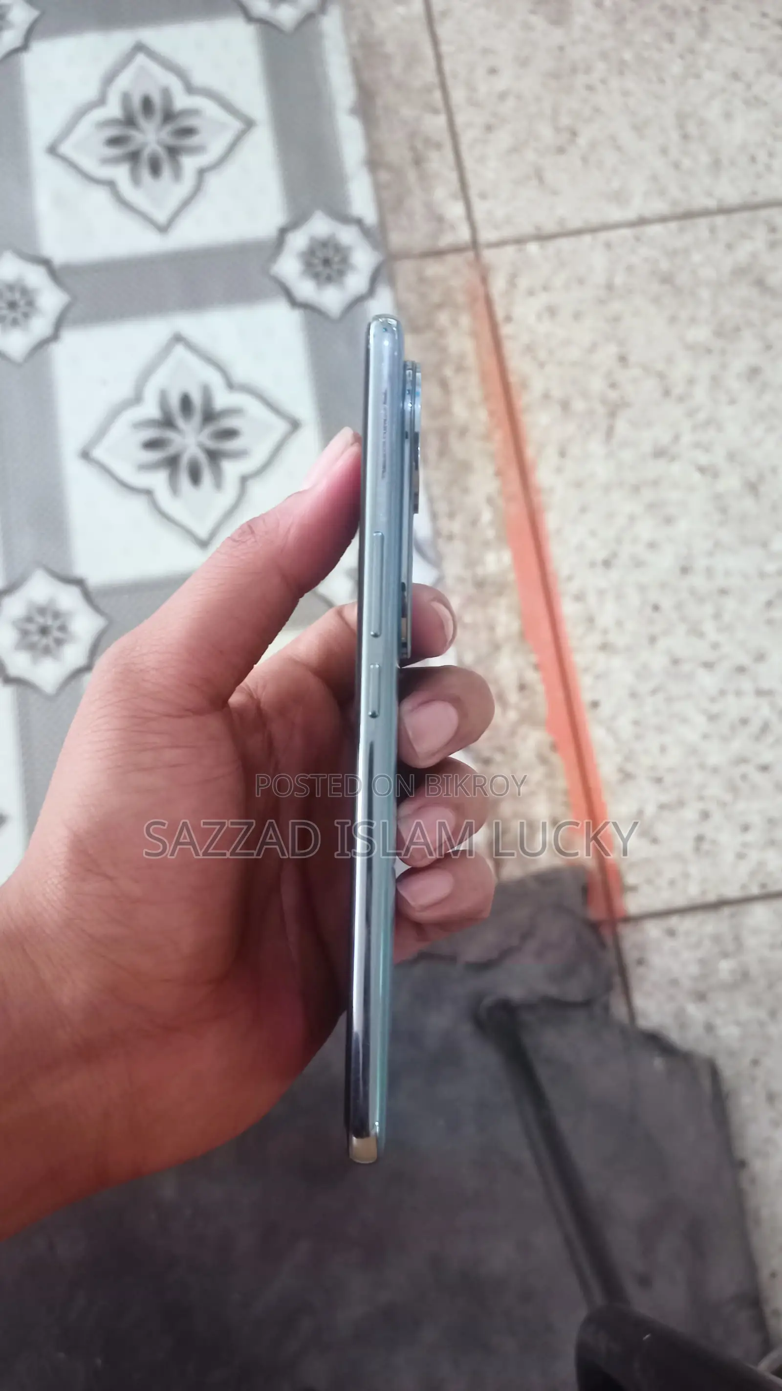 আইকিউওও জেড১০ ২৫৬ জিবি ব্লু