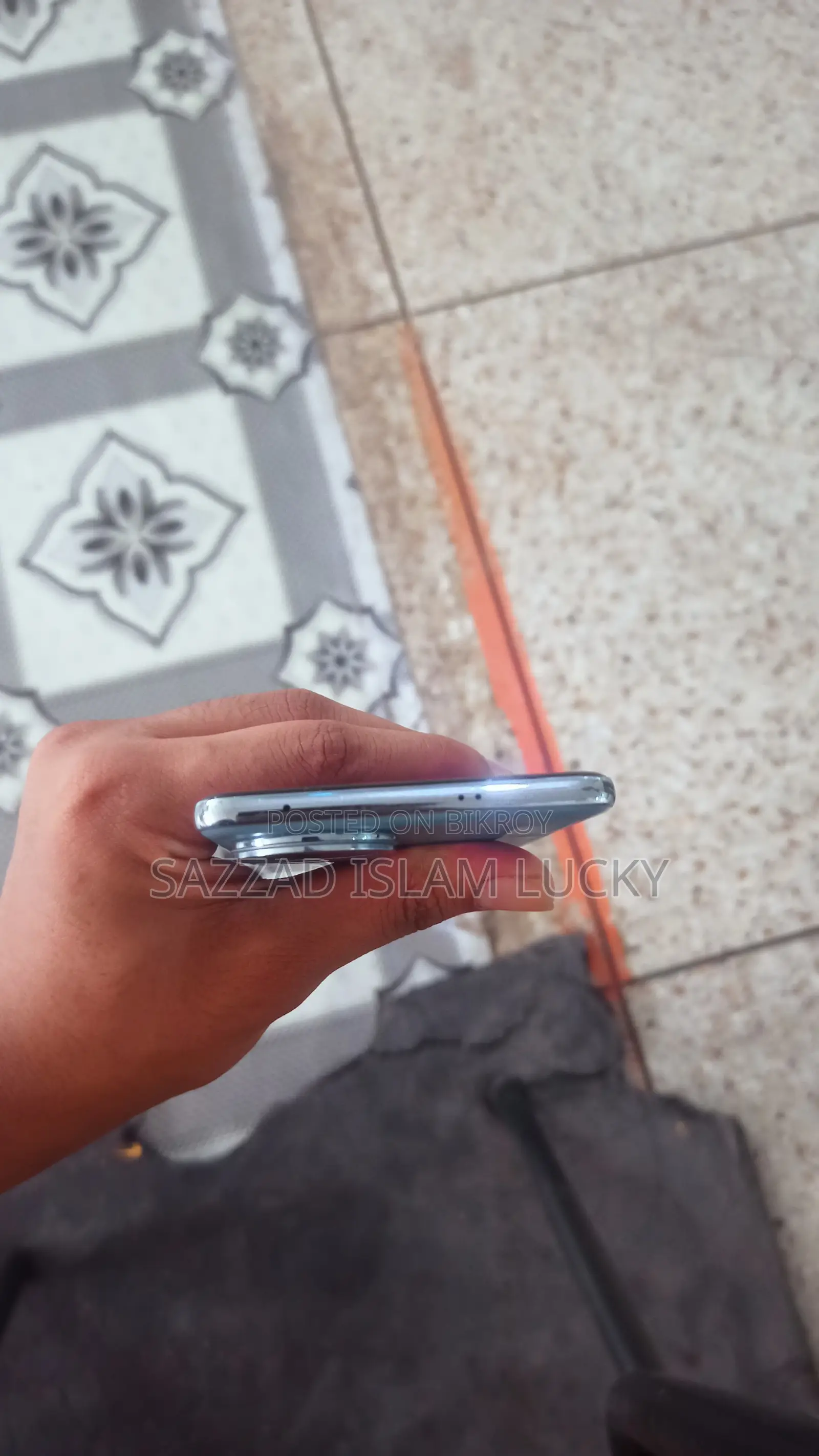 আইকিউওও জেড১০ ২৫৬ জিবি ব্লু