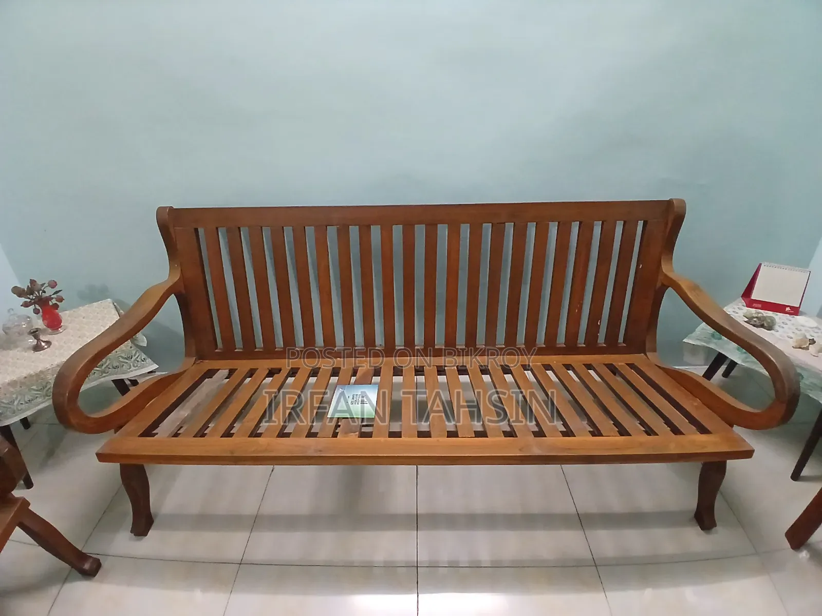 উডেন সোফা