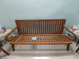 উডেন সোফা