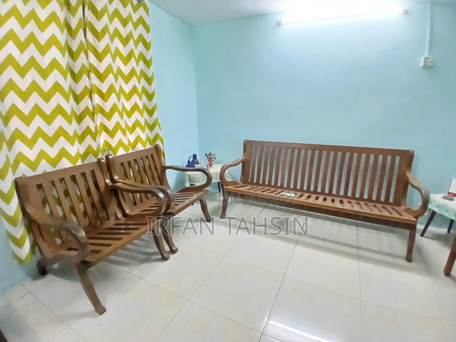 উডেন সোফা