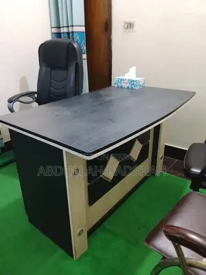 অফিসের জন্য চেয়ার, টেবিল এবং সোফা