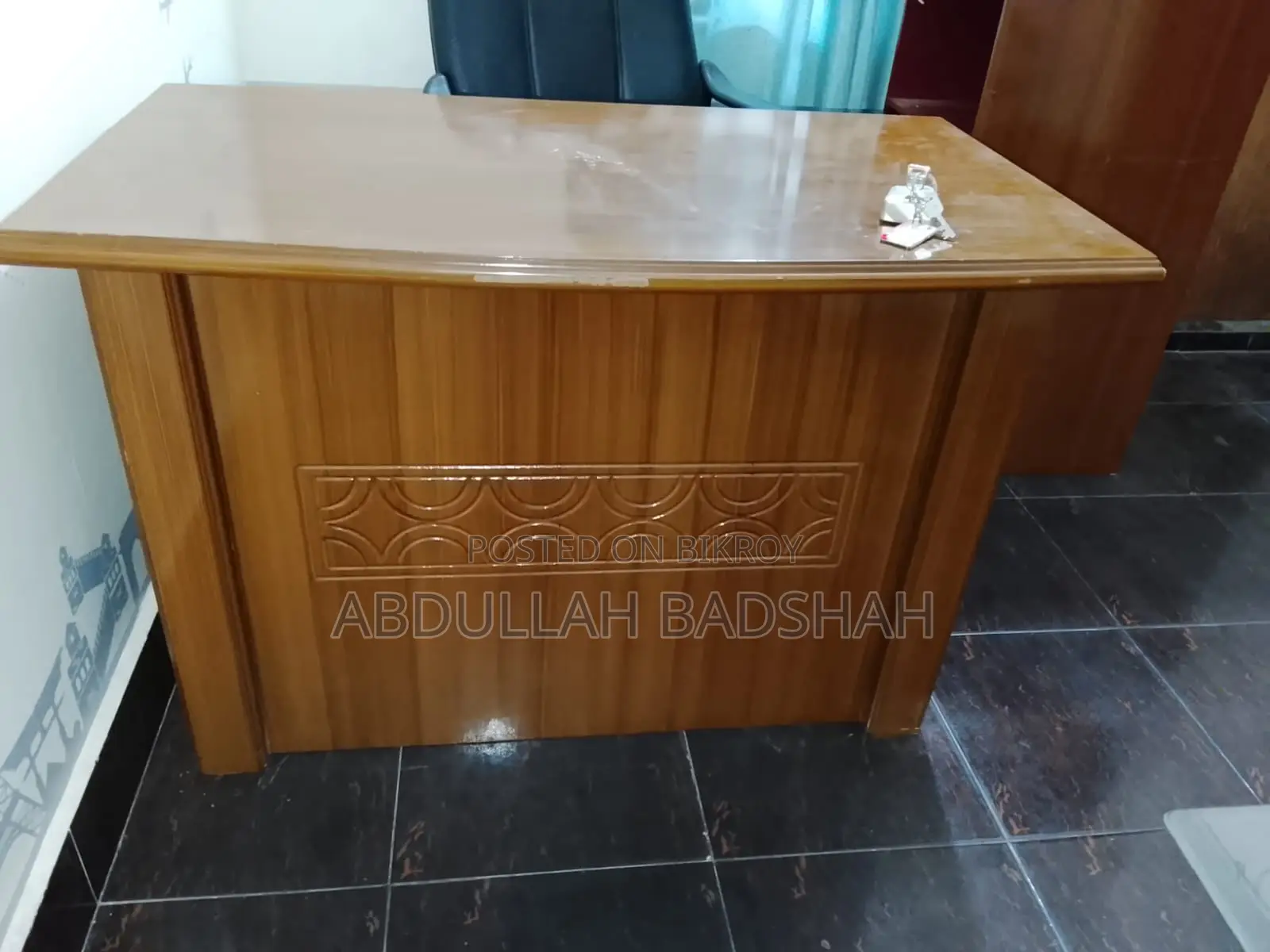 অফিসের জন্য চেয়ার, টেবিল এবং সোফা