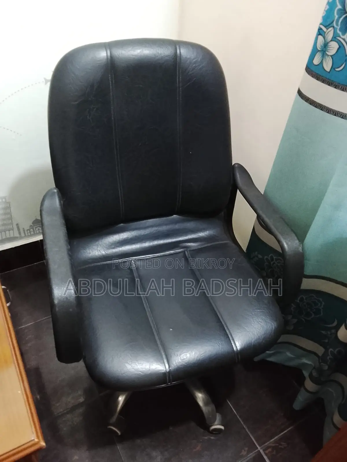 অফিসের জন্য চেয়ার, টেবিল এবং সোফা