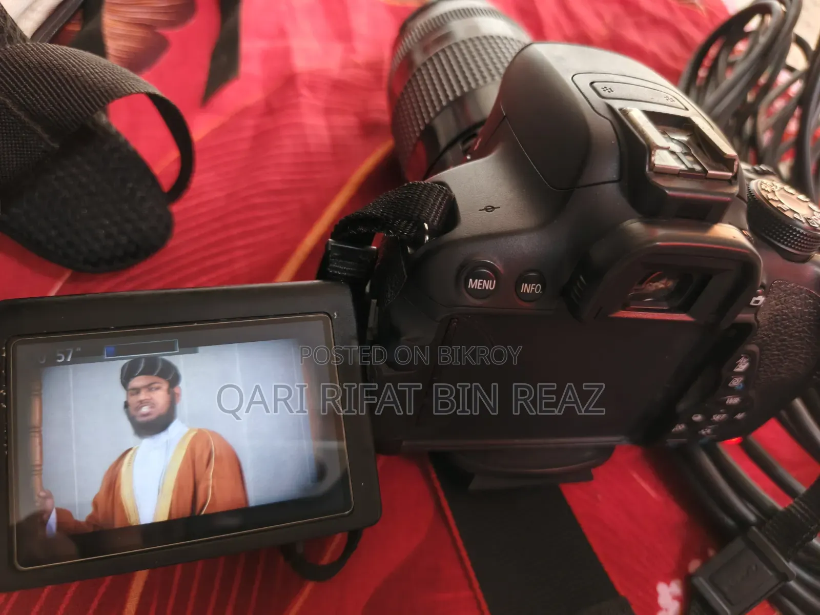 Canon 700d 75-300mm Zoom Lens সহ পুরো ক্যামেরা সেটআপ বিক্রি হবে।