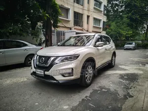 নিসান এক্স-ট্রেইল ২০১৭ পার্ল