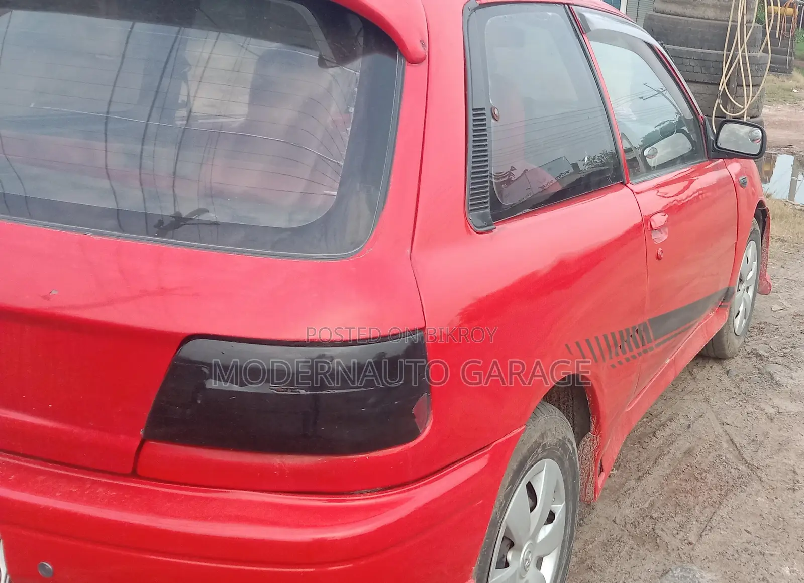 Toyota Starlet 1996 Red