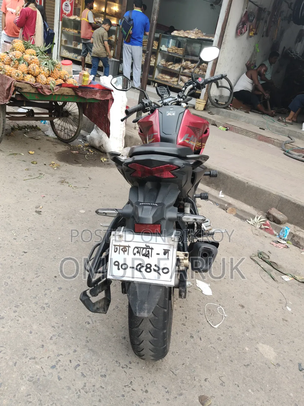 Honda Hornet 2025 Red