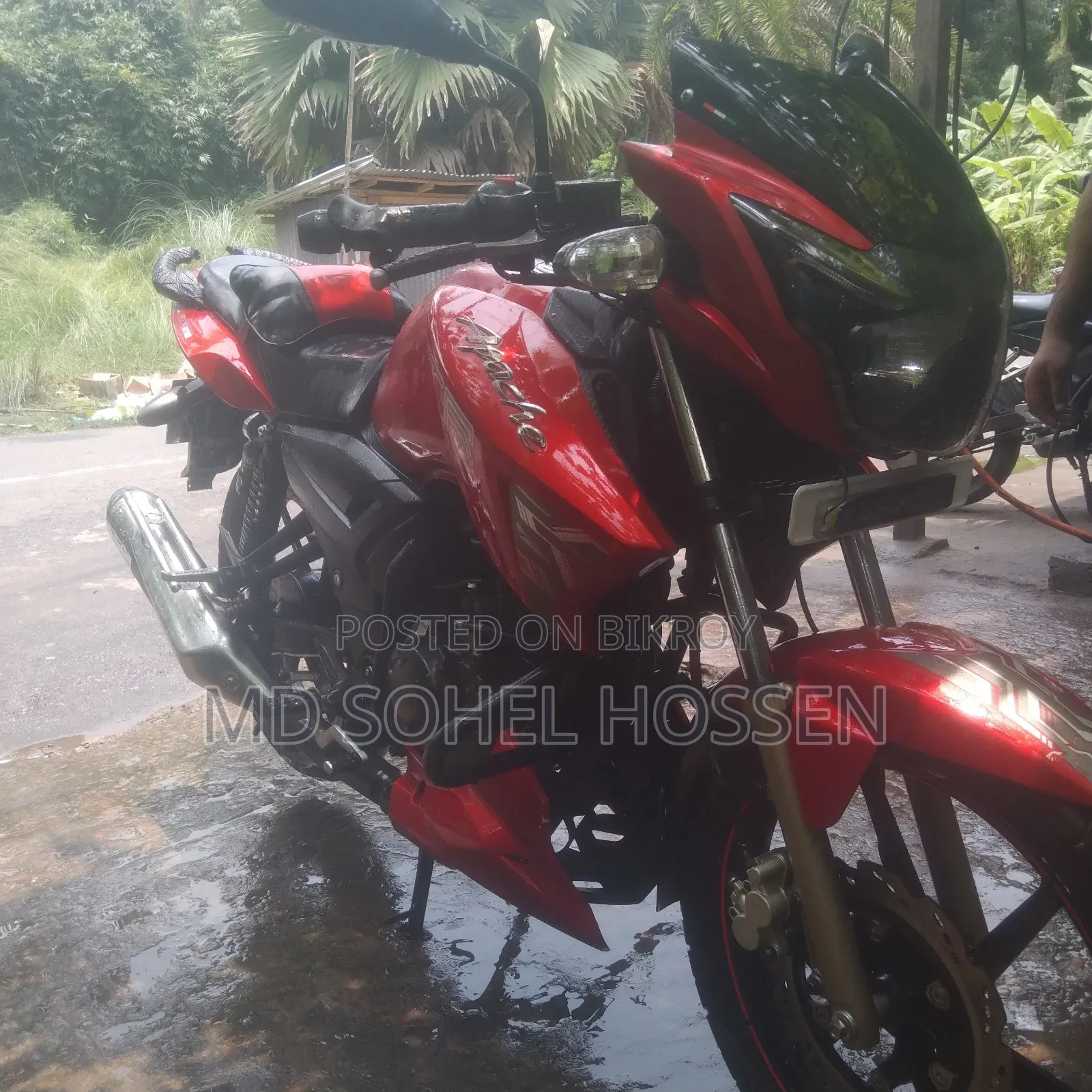 টিভিএস অ্যাপাচি আরটিআর ১৬০ ২ভি ২০১৮ লাল