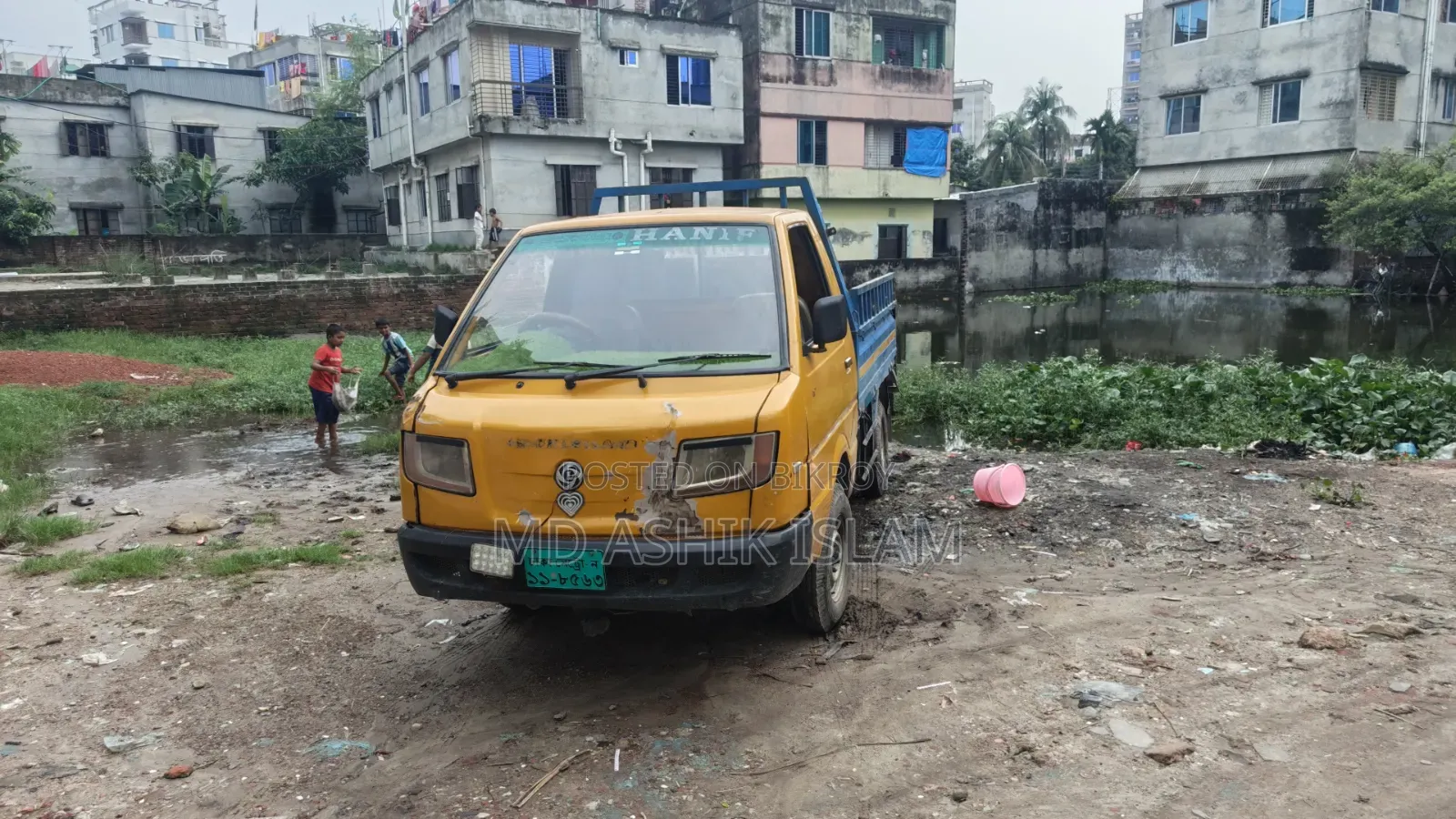 Ashok Leyland 2015 Yellow