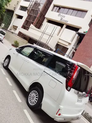 Toyota Noah 2015 Pearl