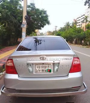 টয়োটা করোলা ২০০৪ সিলভার