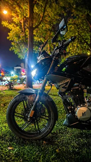 Hero 2025 Black