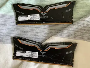 Team Night Hawk 8GB DDR4 3200MHz