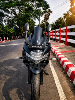 নতুন সুজুকি জিক্সার এফআই এবিএস ২০২৪ নীল