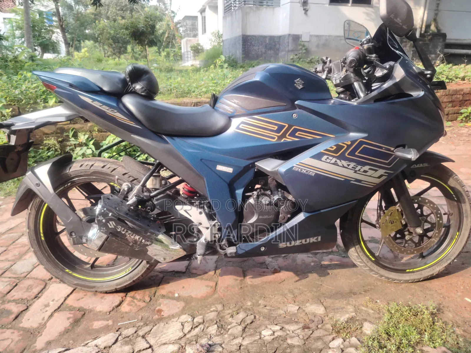 নতুন সুজুকি জিক্সার এফআই এবিএস ২০২৪ নীল