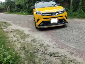 Toyota C-HR 2018 Yellow