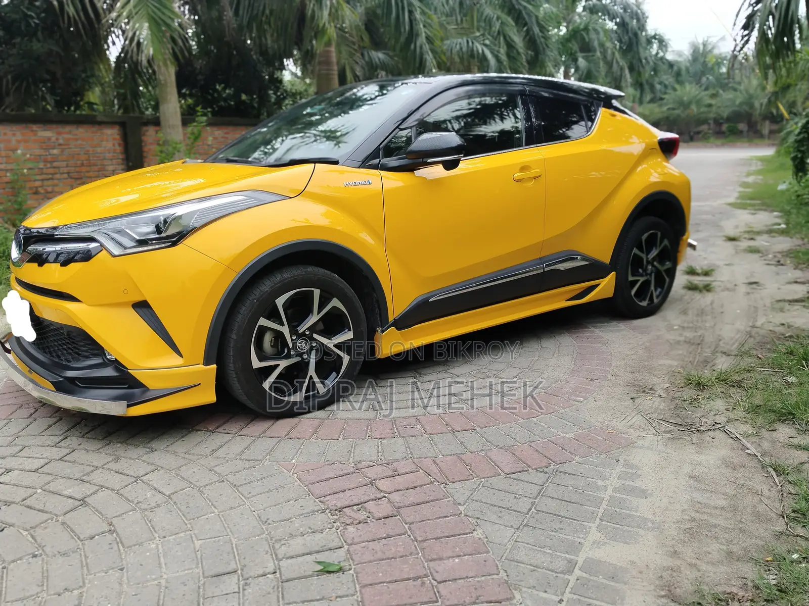 Toyota C-HR 2018 Yellow