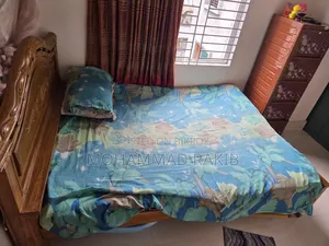 Used 5/7 Bed (Original Teak Wood)
