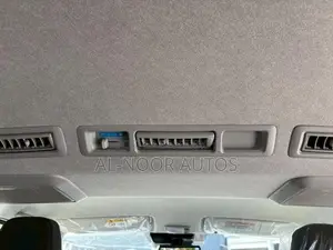 Toyota HiAce 2021 Silver
