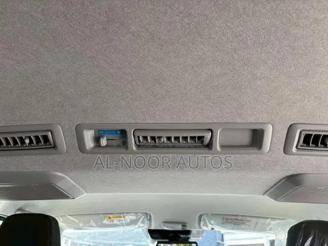 Toyota HiAce 2021 Silver
