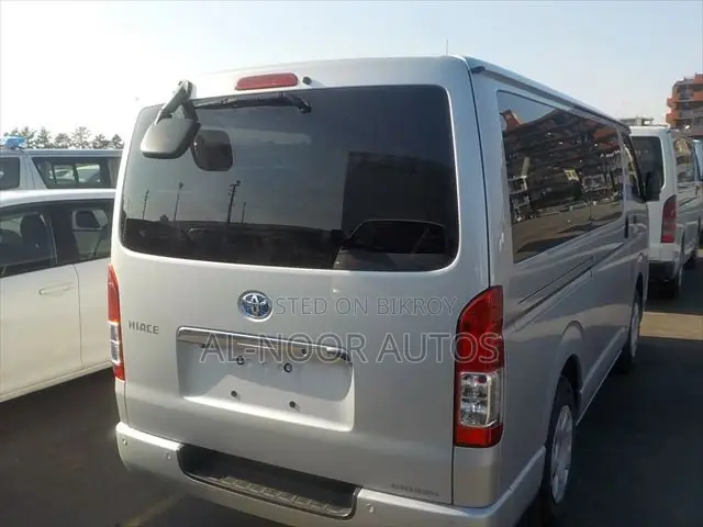 Toyota HiAce 2021 Silver