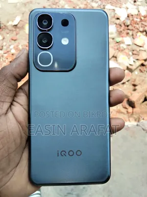iQOO Z10x 128 GB Black