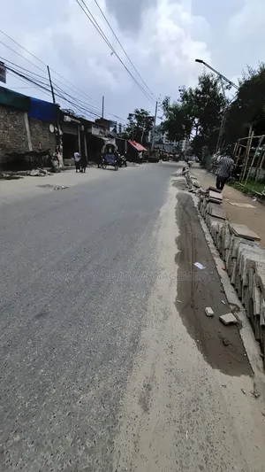 গুলশান ২ মানারত ইউনিভার্সিটি পাশে লেক সাইডে প্লট বিক্রি হবে ১৪.৫ কাঠা