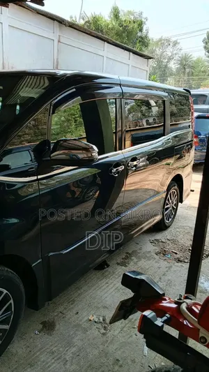 Toyota Noah 2014 Black