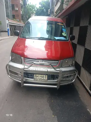 Toyota HiAce 2001 লাল
