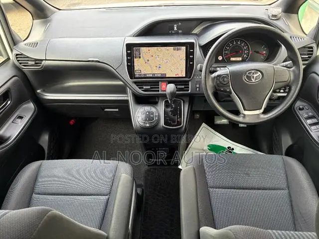 Toyota Noah 2021 Pearl