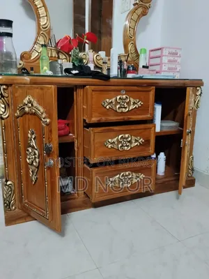 Luxury Dressing Table With Showcase