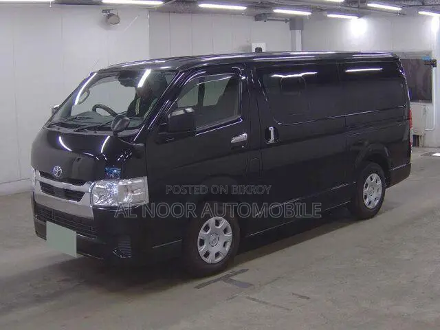 Toyota HiAce 2022 Black