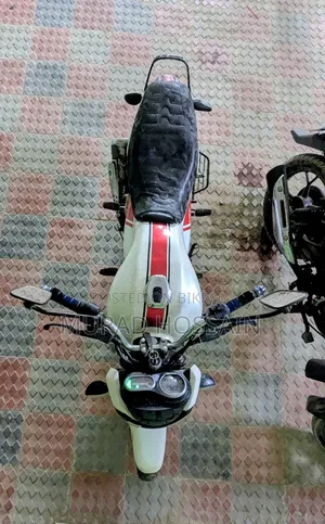Bajaj V15 2018 White