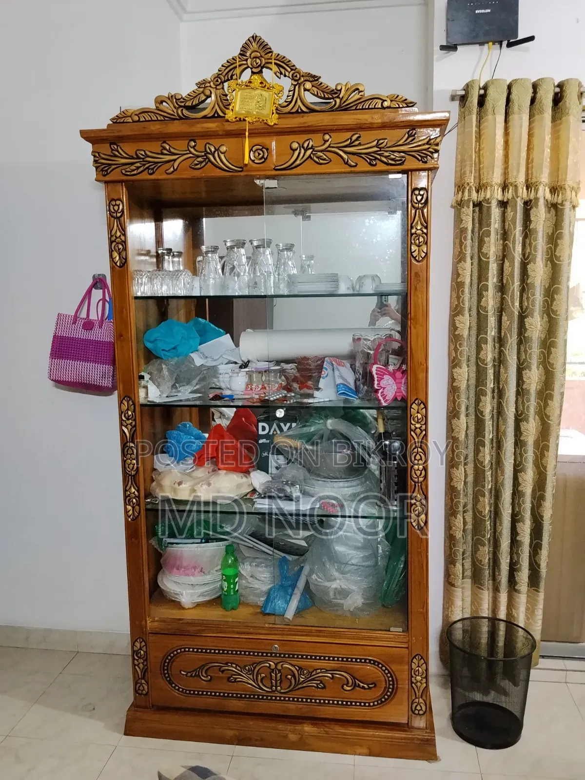 Luxury Dressing Table With Showcase
