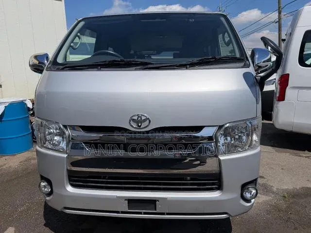 Toyota HiAce 2020 Silver