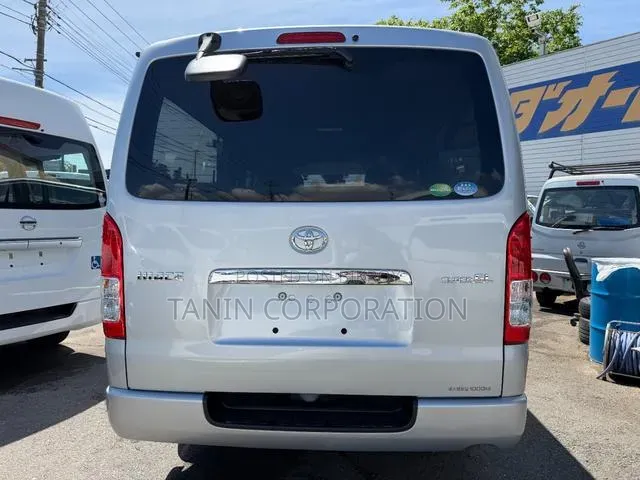 Toyota HiAce 2020 Silver